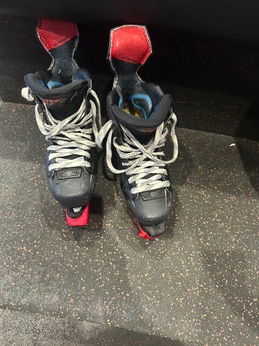 CCM JetSpeed Hockey Skates Size 4 (Used)