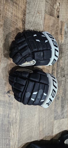 Bauer Nexus 2900 Gloves 10" (Used)