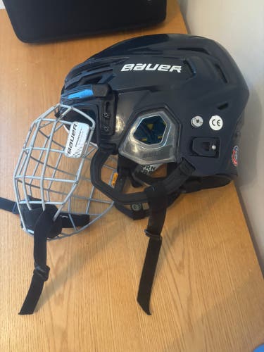 Small Bauer Re-Akt 150 Helmet (Used)