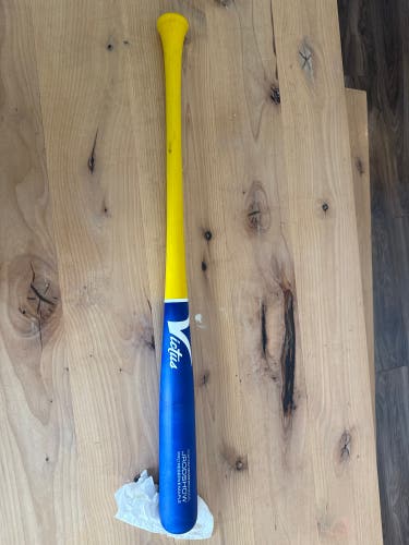 2024 Victus JRODSHOW Maple BBCOR Certified Bat (-3) 29 oz 32" (New)