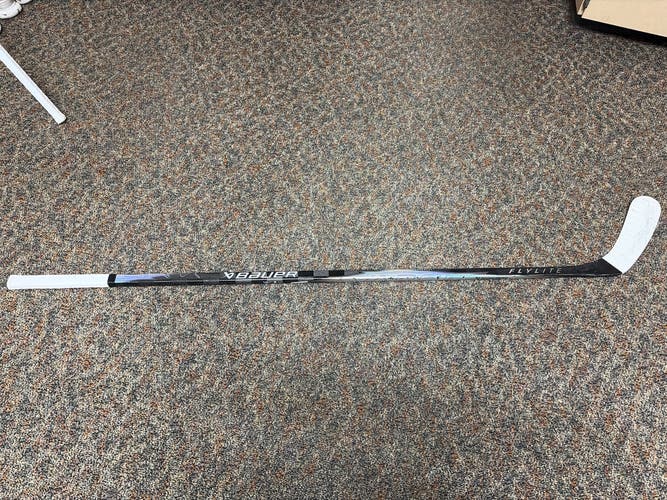 Senior Bauer Vapor Flylite Left Hand Hockey Stick P92 70 Flex (Used)