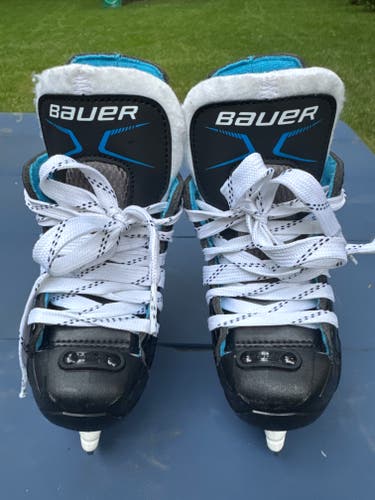 Black Bauer XLP Hockey Skates 6 (New)