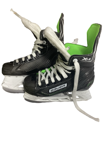 Used Bauer XLS Junior Hockey Skate Junior 02.5 11613-S000189884