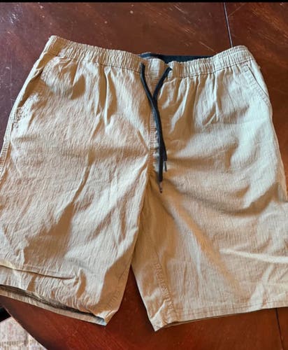 Brown Large/Extra Large Men's Hurley Shorts (Used)