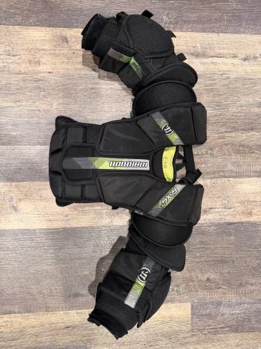 Small / Medium Warrior Ritual X4 E Goalie Chest Protector (Used)