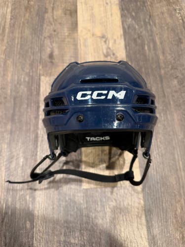 CCM Tacks 720 Hockey Helmet Size M (Used)