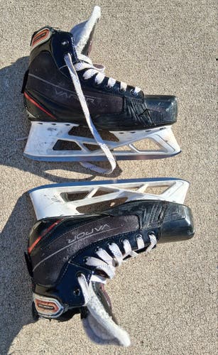 Bauer Vapor X700 Hockey Goalie Skates Regular Width Size 5.5 (Used)