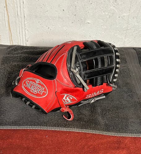 Louisville Slugger EV Custom softball glove.  RHT 11.75”