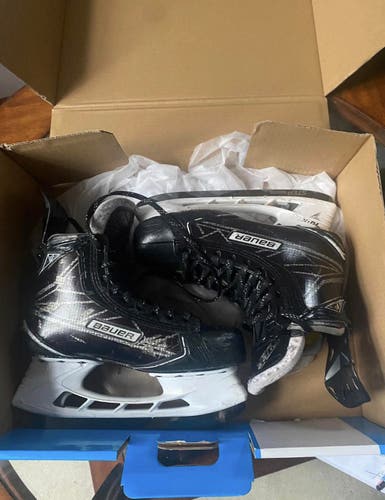 Bauer Supreme 1S Hockey Skates Regular Width Size 6.5 (very lightly used)