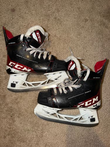 CCM JetSpeed Shock Hockey Skates Size 2 (Used)