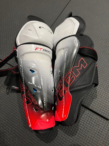 Senior CCM Jetspeed FT880 15" Shin Pads (Used)