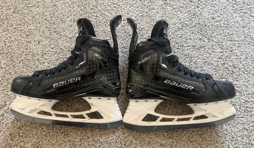 Senior Bauer Supreme Mach Hockey Skates 8 (Used)