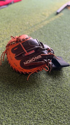 Nokona Alpha S-120C RH Catcher's Baseball Glove 30" (Used)