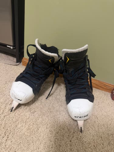 Senior Used CCM AS1 Hockey Goalie Skates D&R (Regular) 9.5