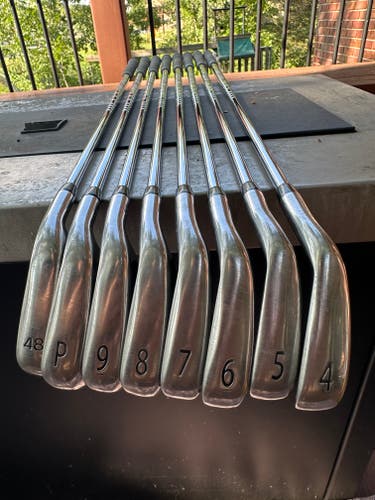 Men's 2018 Titleist 718 AP1 Right Handed Iron Set Regular Flex (8 Clubs) #4 - #9, PW, GW (Used)