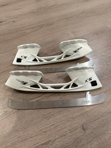 CCM SpeedBlade XS Holders + STEP Steel Runners — 280mm — Senior