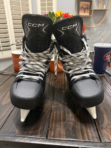 Black 2025 CCM JetSpeed FT870 Hockey Skates Wide Width 10 (Used)