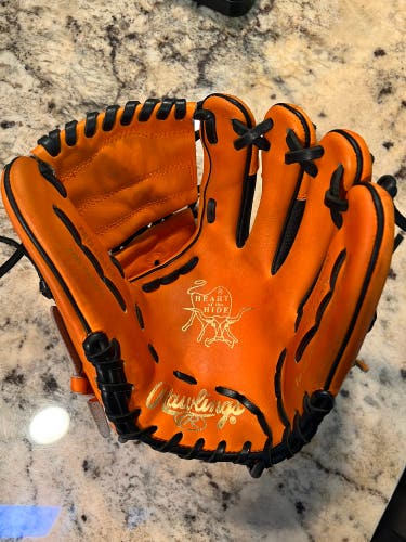 Rawlings Heart of the Hide Wasp RH Pitcher's Baseball Glove 11.75" (Used)