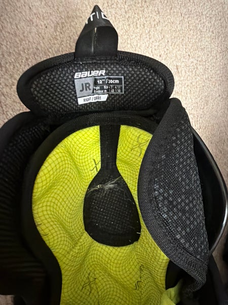 Junior Bauer Vapor Fly40 12" Shin Pads (Used)