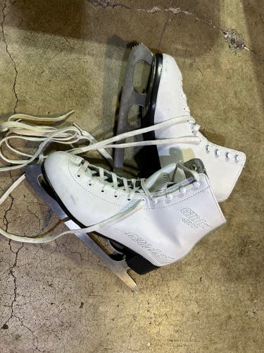 Figure Skates Adult 8 (Used)