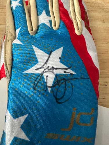 Jessie Diggins Signed Adult Unisex Swix Gloves sz7 (New)