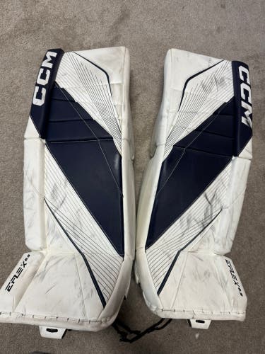 33" CCM EFlex 6.9 Goalie Leg Pads (Used)
