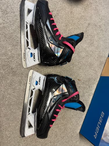 2021 True TF9 Hockey Goalie Skates Regular Width 5.5 (Used)