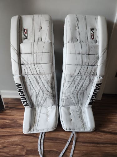 Vaughn V10 Pro Carbon Goalie Leg Pads - 34+2