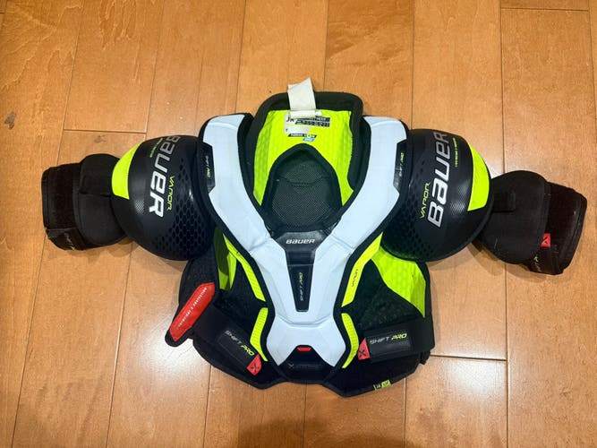 Small Junior Bauer Vapor Hyperlite Shoulder Pads (Used)