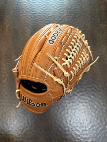 Wilson A2000 D33 RH Infield Baseball Glove 11.75" (New)