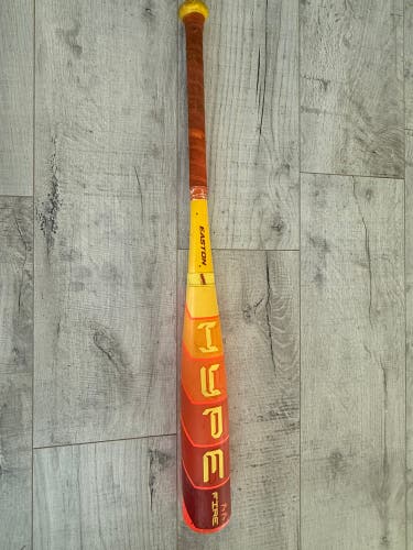 2025 Easton Hype Fire Composite USABat Certified Bat (-10) 18 oz 28" (Used)