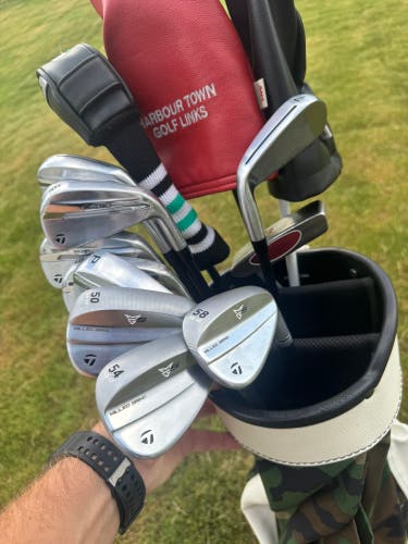 Men's TaylorMade P790/MG5 Right Handed Clubs (Full Set) Stiff Flex 14 Pieces with Jones Bag