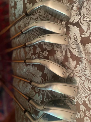 Men's 2022 Callaway Rogue ST Max  Iron Set Regular Flex (7 Clubs) #5 - #9, PW, GW (Brand new)