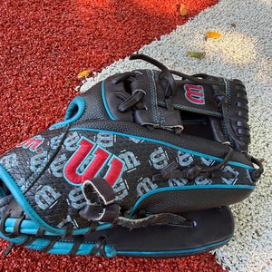 2024 Wilson A2000 RH Baseball Glove 11.5" (Used)