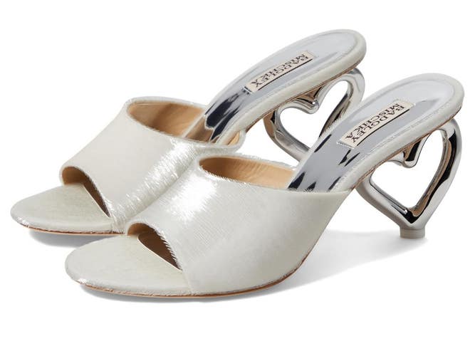 Badgley Mischka Lucid Sandals Womens 9 M Soft White Open Toe Heart Heel ZOGG3954