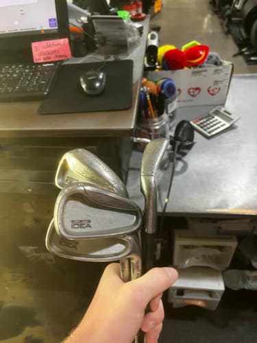 Adams Used Right Handed Men's Senior Flex Graphite Shaft Iron Set
