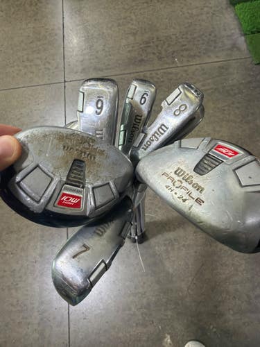 Wilson (Used) Right Handed Men's 8 Pieces Clubs (Full Set)