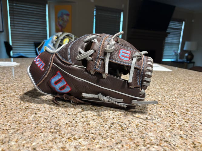 Wilson A1000 RH Infield Baseball Glove 11.5" (Used)