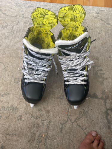 Black Bauer Supreme M30 Hockey Skates Regular Width 12 (New)