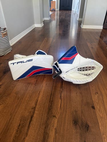 True Catalyst custom Px5 Regular glove and blocker set (New)