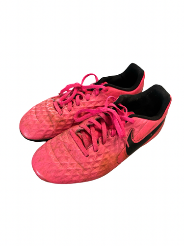 Used Nike Soccer Cleats Pink Junior 05.5 11682-S000139560
