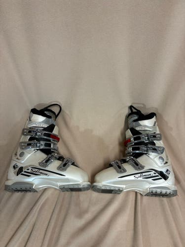 Mondo 25 & 25.5 Women's Salomon All Mountain Irony 6 Ski Boots (Used)