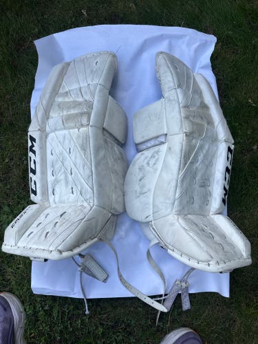 26" CCM Extreme Flex 5.5 Goalie Leg Pads (Used)