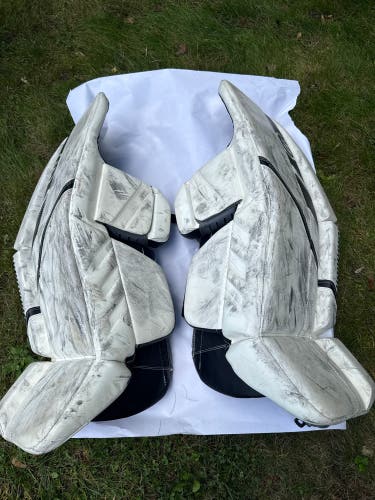 30" Warrior Ritual G5 Goalie Leg Pads (Used)