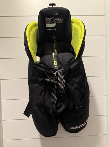Men's Junior Small Bauer HP Pro Hockey Pants (Used)