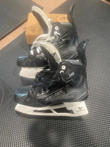 Black/White 2024 Bauer Supreme M50 Pro Hockey Skates 6 (Used)