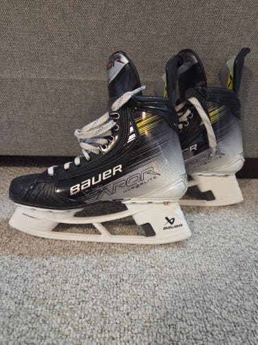 Bauer Vapor Hyperlite 2 Hockey Skates Regular Width 8 (Used)