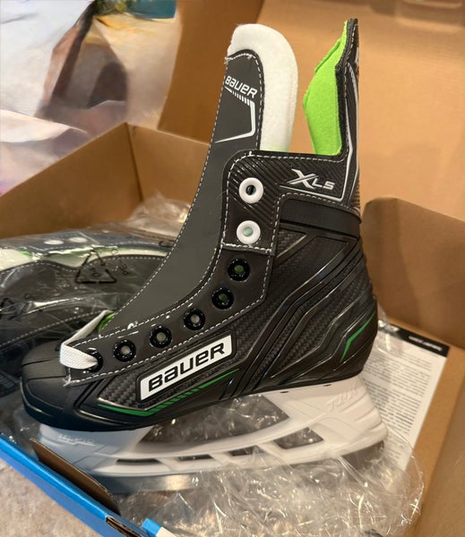 Black 2025 Bauer XLS Hockey Skates Regular Width Size 1 (New)