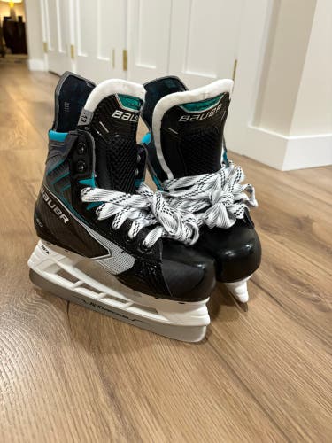 2026 Bauer Supreme F30 Hockey Skates Regular Width 13 (New)