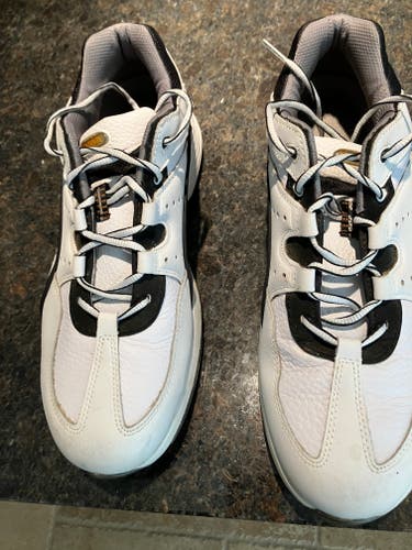 Size M 11.0 (W 12.0) Footjoy Golf Shoes (Used)